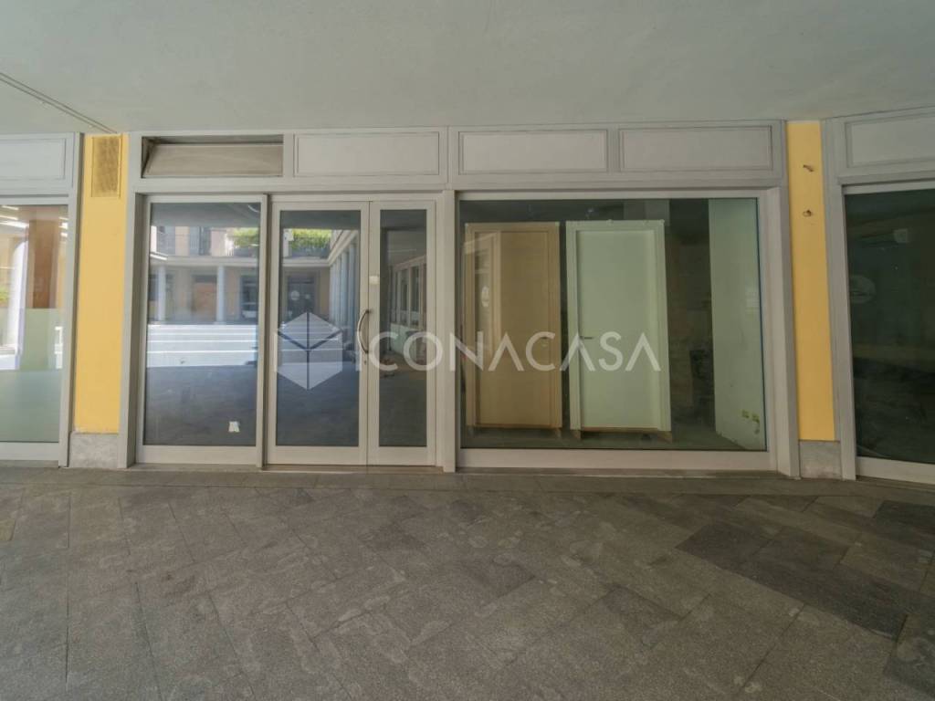 negozio in affitto a Parabiago