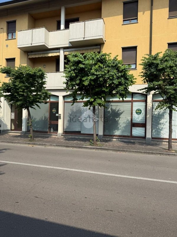 negozio in affitto a Parabiago