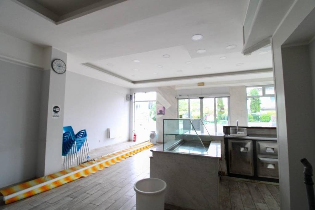 negozio in affitto a Paullo in zona Paullo Centro