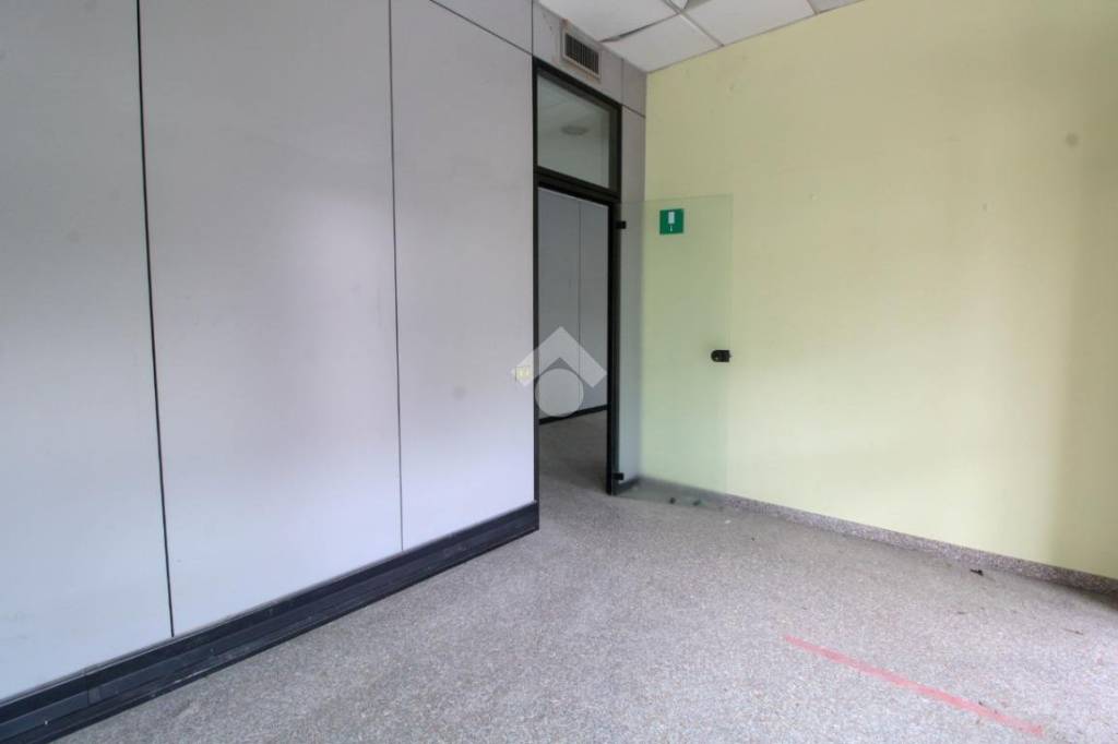 negozio in affitto a Paullo