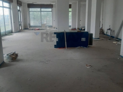 negozio in affitto a Pero