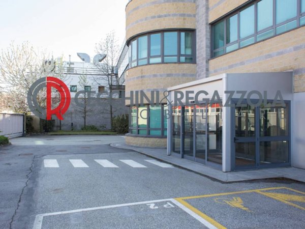 ufficio in affitto a Pero