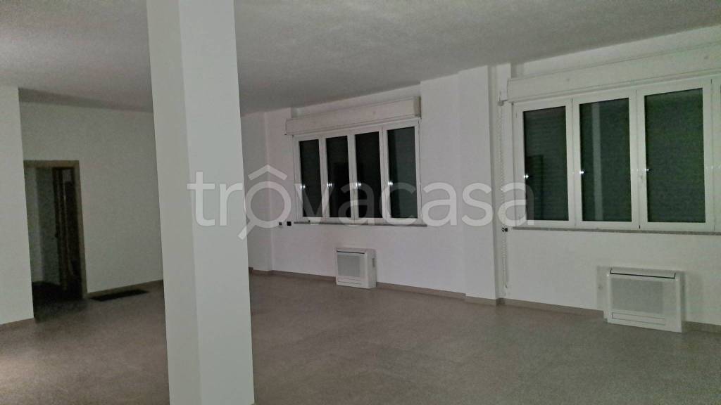 ufficio in affitto a Pero