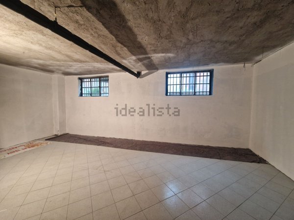 locale di sgombero in affitto a Pero