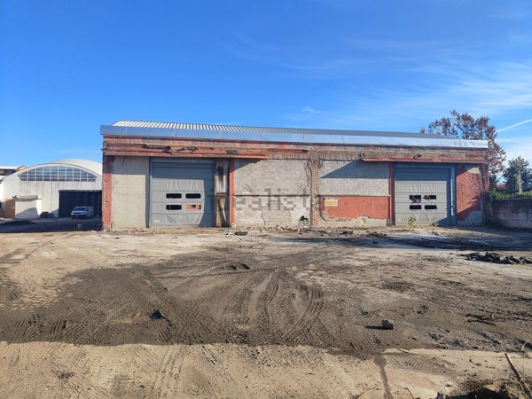 capannone in affitto a Pero