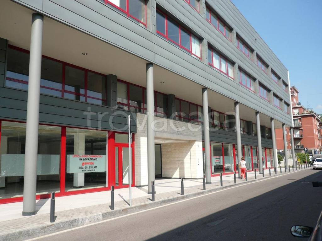 negozio in affitto a Pero