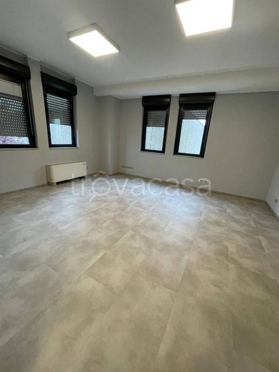 ufficio in affitto a Pero