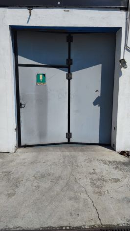 locale commerciale in affitto a Pero