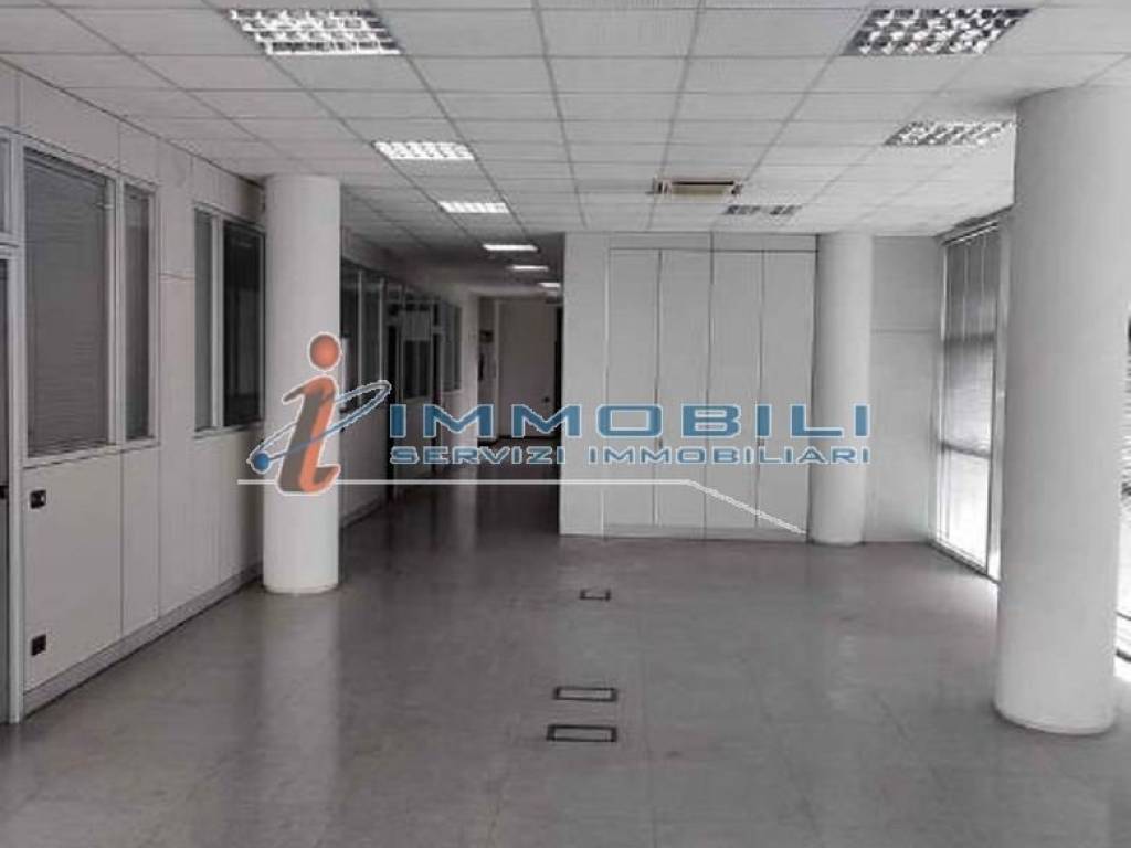 ufficio in affitto a Peschiera Borromeo in zona Mezzate