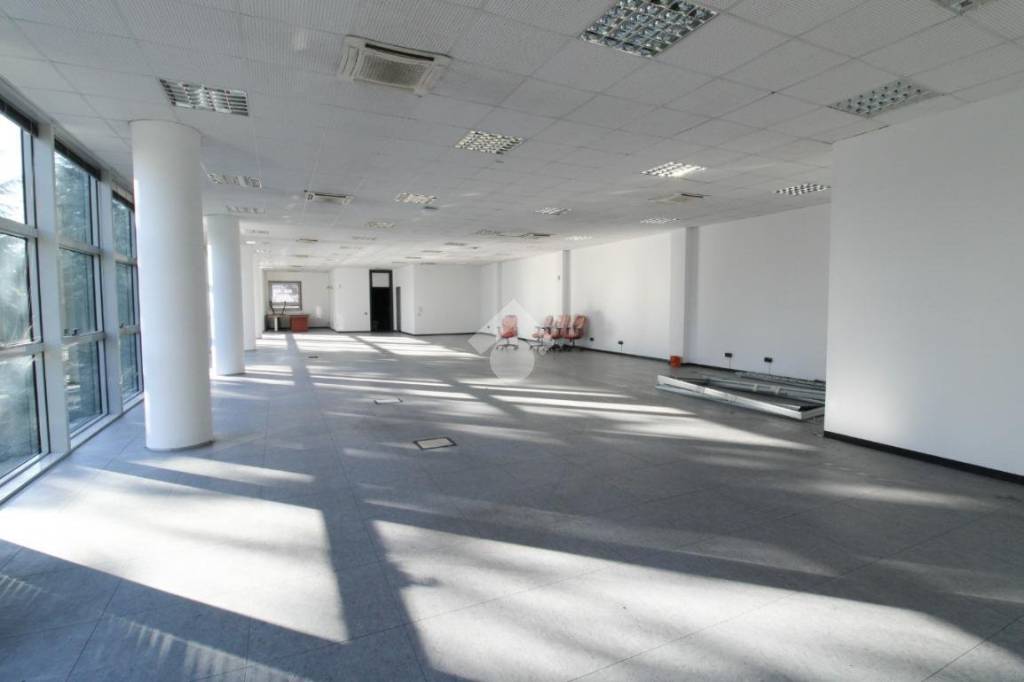 ufficio in affitto a Peschiera Borromeo in zona Mezzate