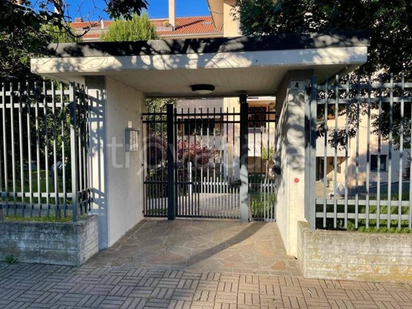 ufficio in affitto a Peschiera Borromeo in zona San Bovio