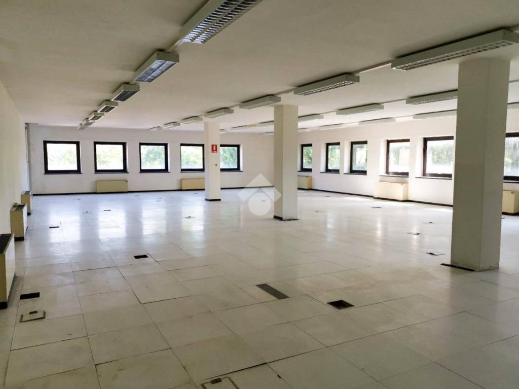 ufficio in affitto a Peschiera Borromeo