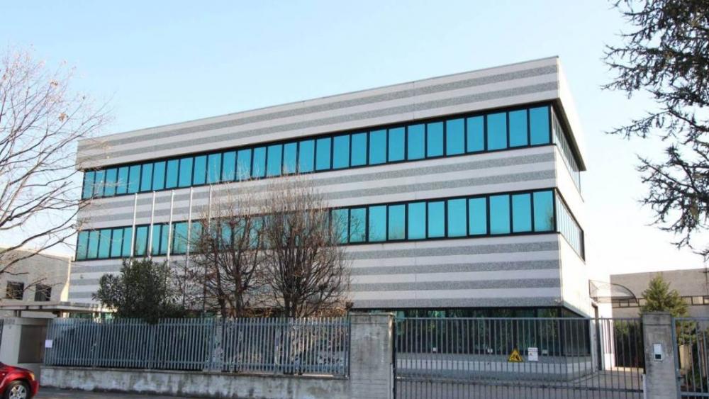 locale di sgombero in affitto a Peschiera Borromeo in zona Canzo
