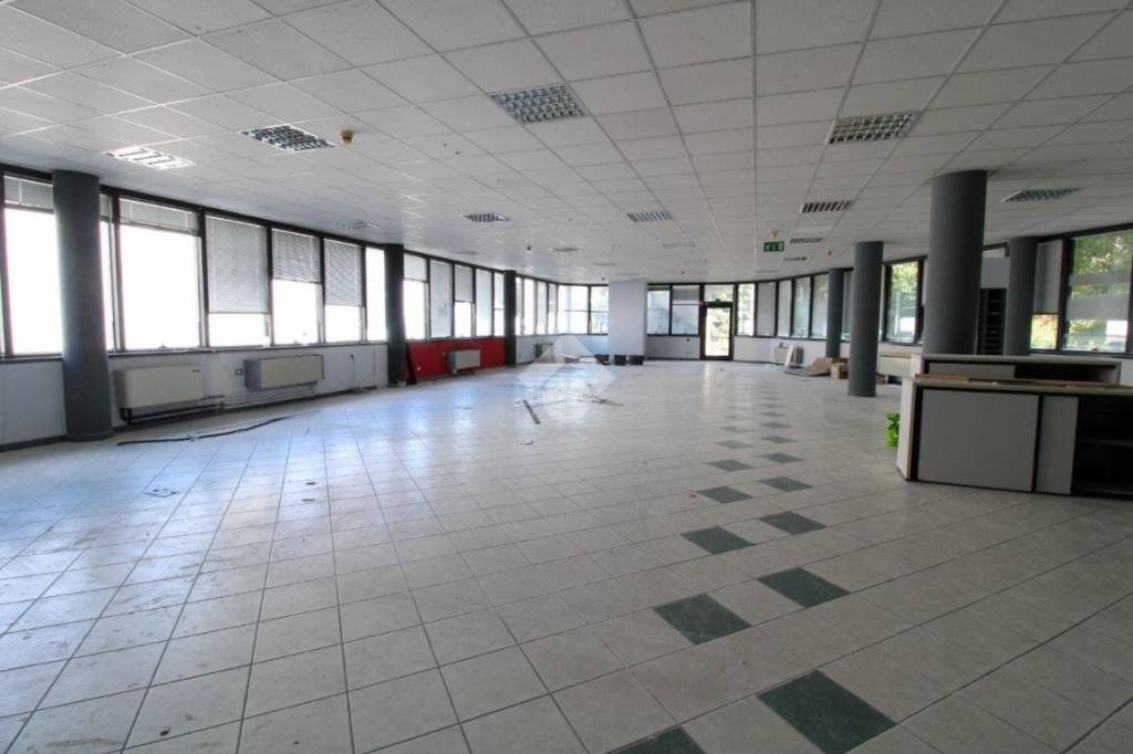 ufficio in affitto a Peschiera Borromeo