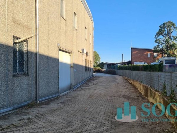 locale commerciale in affitto a Peschiera Borromeo in zona Bettola