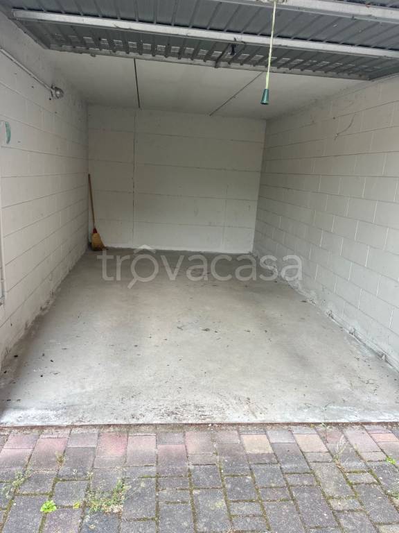 ufficio in affitto a Peschiera Borromeo in zona San Bovio