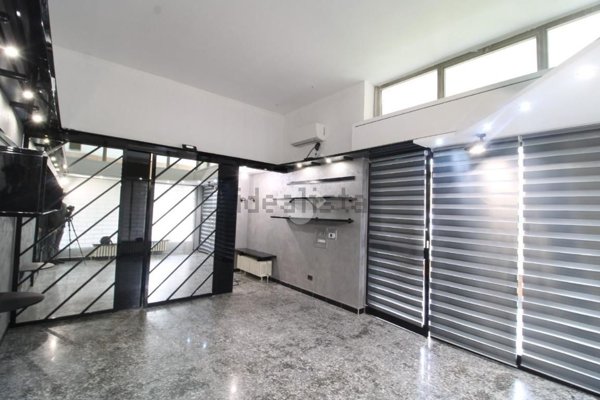 negozio in affitto a Peschiera Borromeo