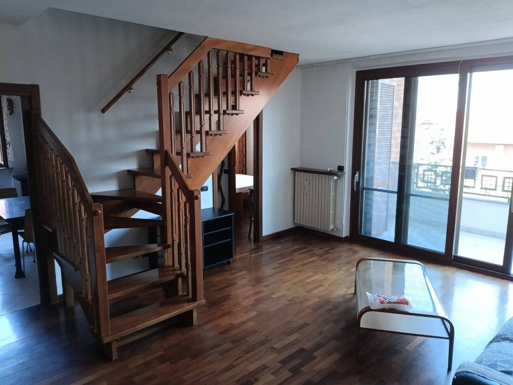 appartamento in affitto a Peschiera Borromeo in zona Mezzate