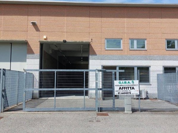 locale commerciale in affitto a Peschiera Borromeo in zona Bettola