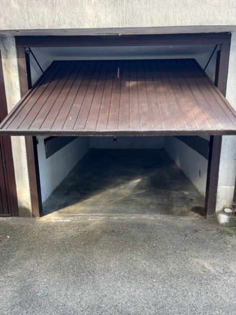 locale di sgombero in affitto a Peschiera Borromeo