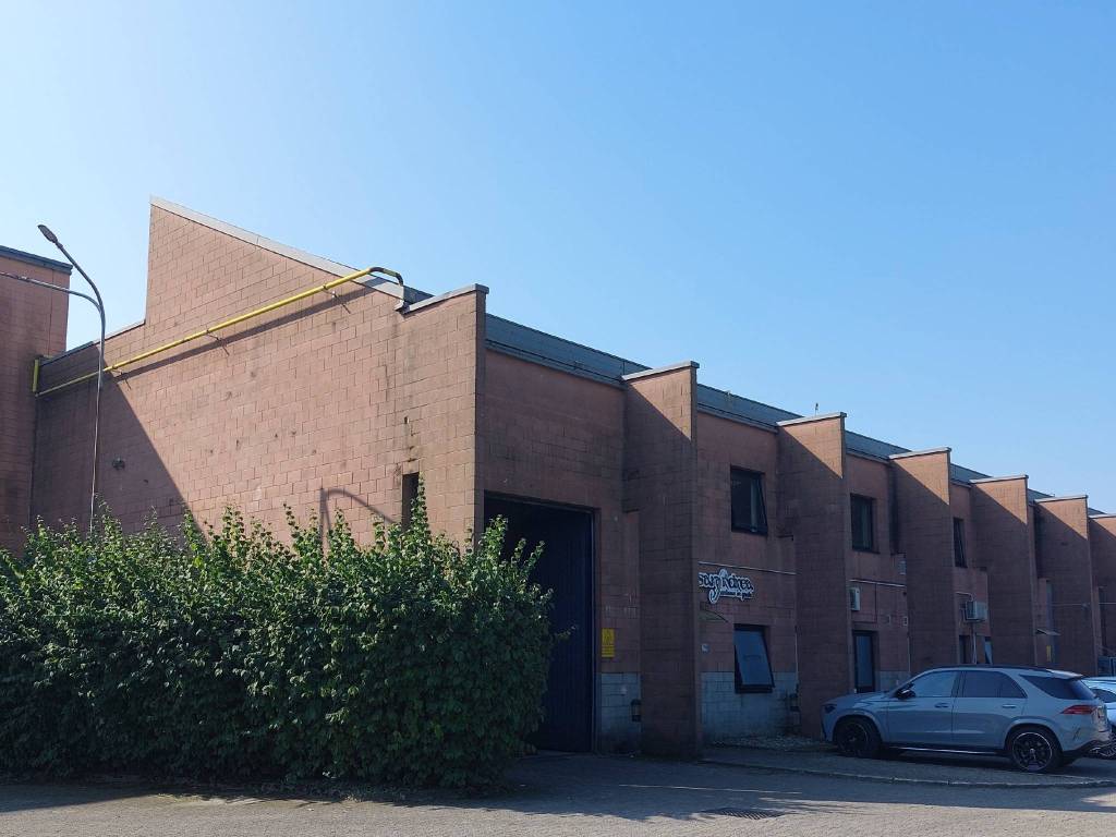 locale commerciale in affitto a Peschiera Borromeo in zona Bettola