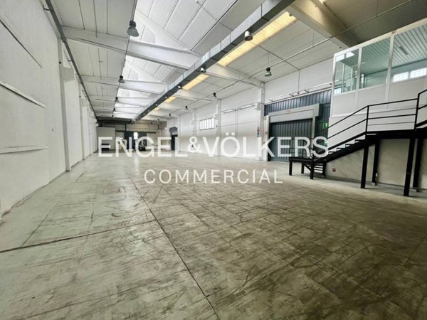 locale commerciale in affitto a Peschiera Borromeo in zona Bettola