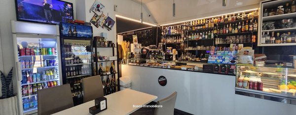 negozio in affitto a Peschiera Borromeo in zona Bettola