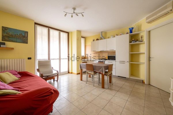 appartamento in affitto a Peschiera Borromeo in zona San Bovio