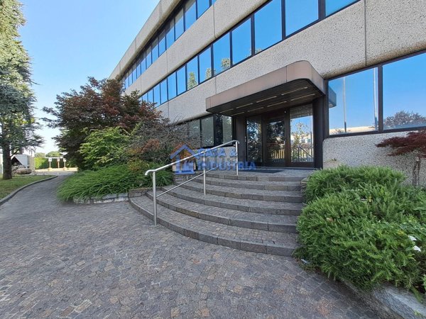 ufficio in affitto a Peschiera Borromeo in zona Linate