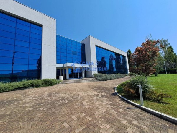 ufficio in affitto a Peschiera Borromeo in zona Mezzate