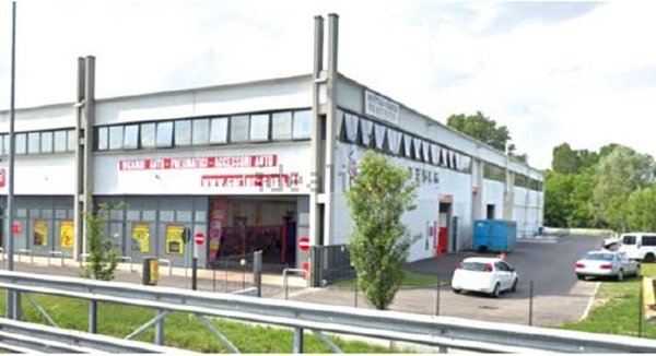 locale di sgombero in affitto a Peschiera Borromeo in zona Bettola