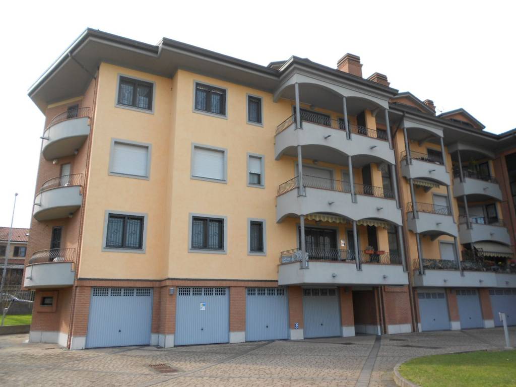 appartamento in affitto a Peschiera Borromeo in zona Bettola