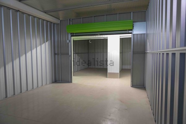 locale di sgombero in affitto a Peschiera Borromeo