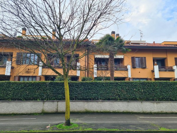 appartamento in affitto a Peschiera Borromeo in zona San Bovio