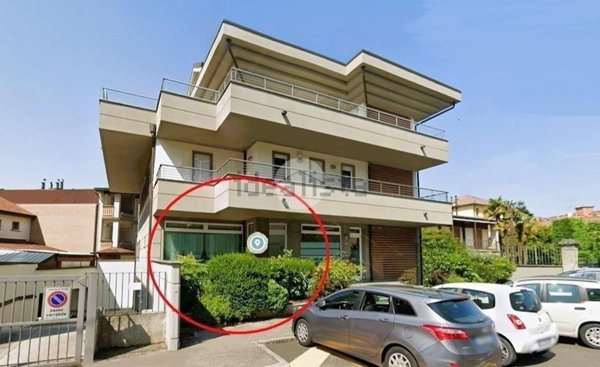 negozio in affitto a Peschiera Borromeo