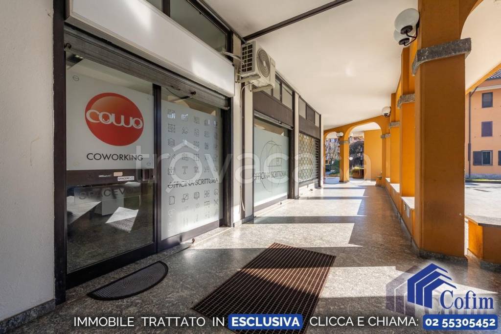 negozio in affitto a Peschiera Borromeo