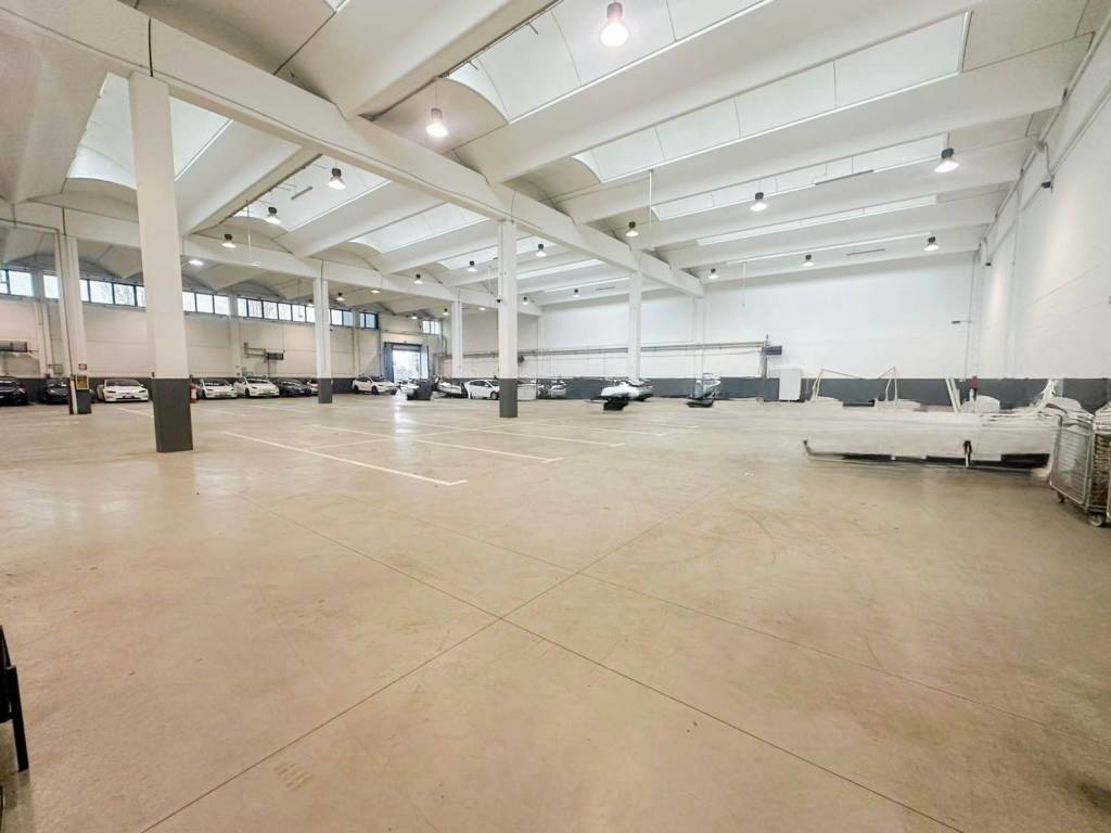 locale commerciale in affitto a Peschiera Borromeo in zona Bettola