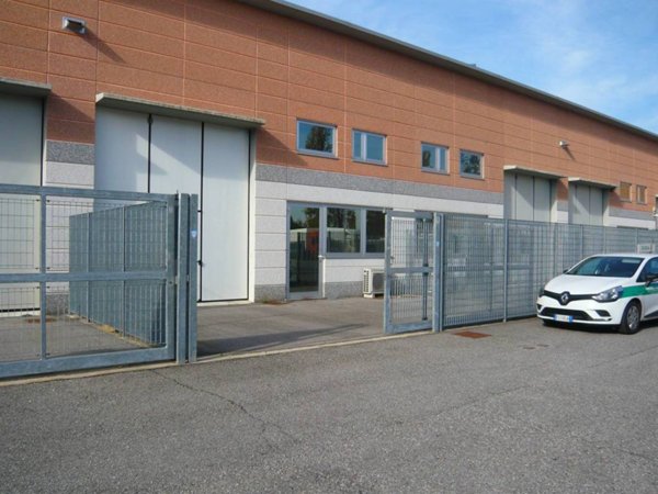 locale commerciale in affitto a Peschiera Borromeo in zona Bettola