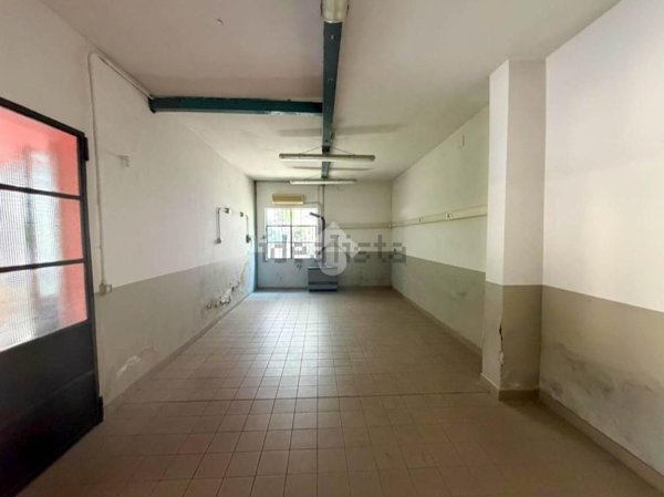 capannone in affitto a Peschiera Borromeo