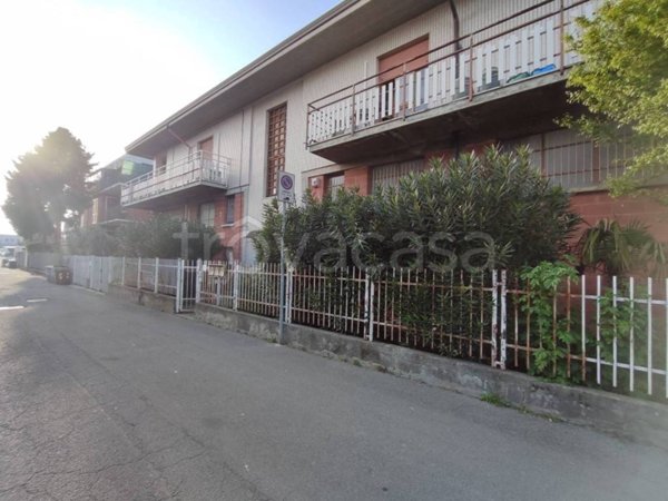 appartamento in affitto a Peschiera Borromeo in zona Canzo