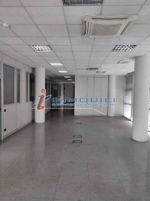 ufficio in affitto a Peschiera Borromeo in zona Mezzate
