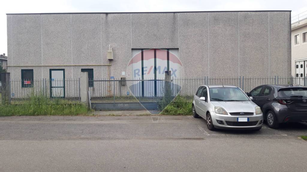 locale commerciale in affitto a Pessano con Bornago