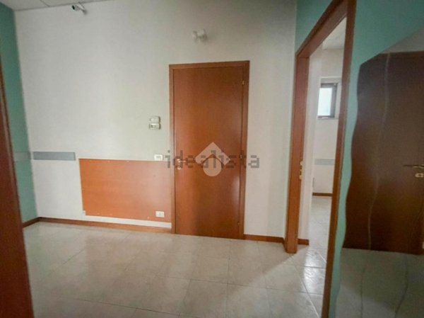 negozio in affitto a Pessano con Bornago