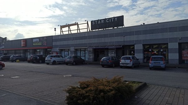 negozio in affitto a Pessano con Bornago