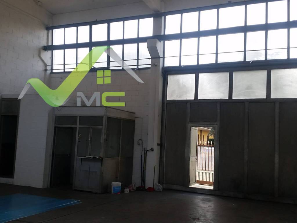 locale commerciale in affitto a Pessano con Bornago