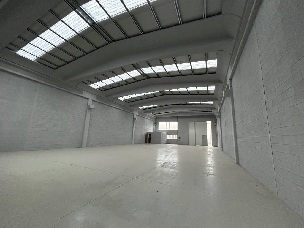 locale commerciale in affitto a Pieve Emanuele