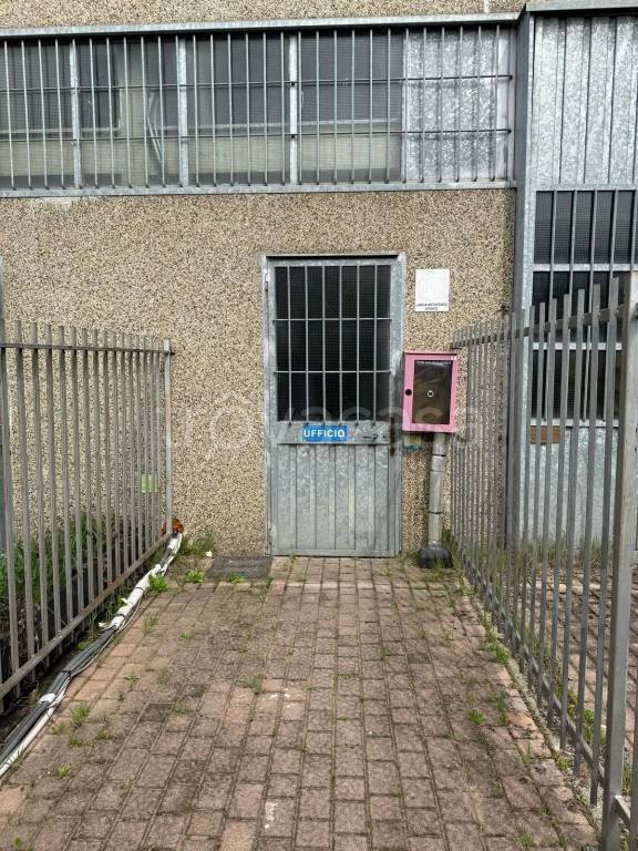 ufficio in affitto a Pieve Emanuele in zona Fizzonasco