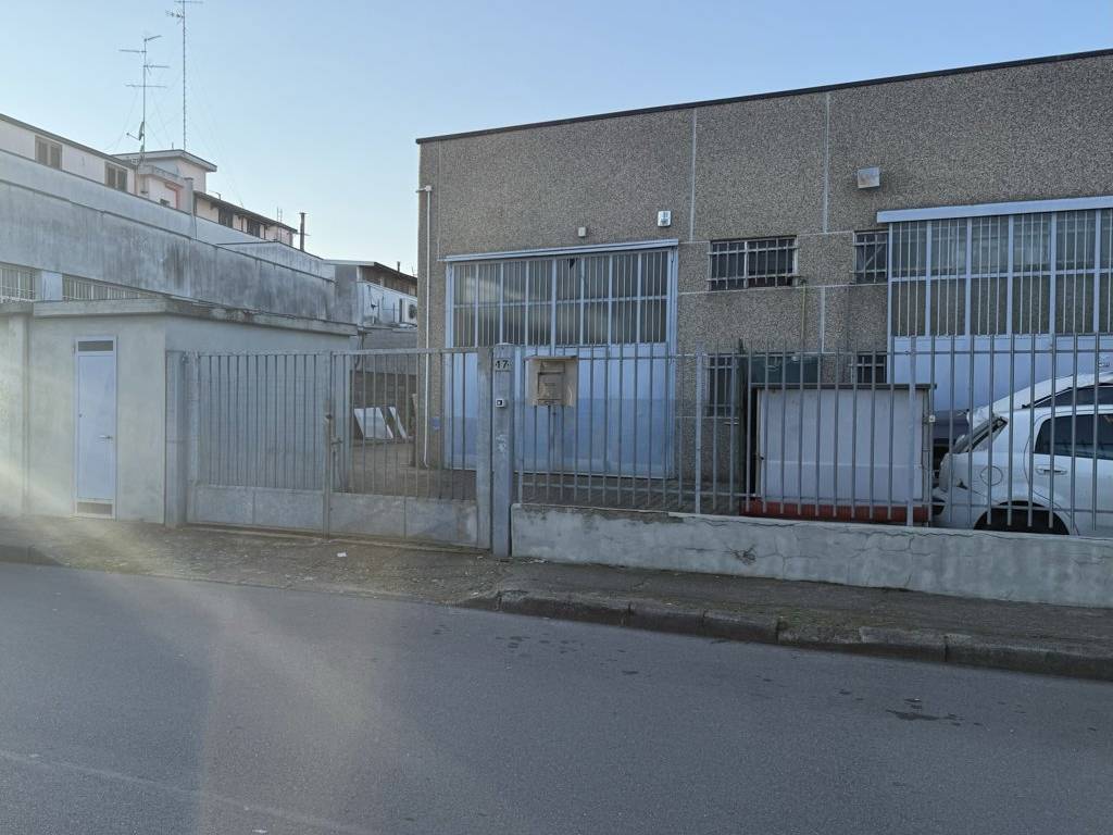 ufficio in affitto a Pieve Emanuele in zona Fizzonasco