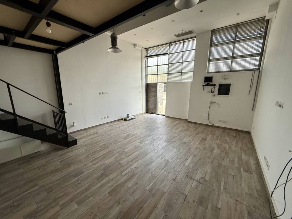 negozio in affitto a Pieve Emanuele in zona Fizzonasco