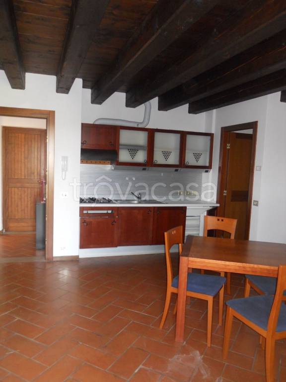 appartamento in affitto a Pieve Emanuele in zona Tolcinasco